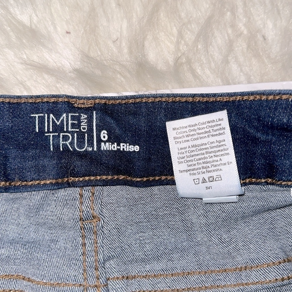 Time and Tru Dark Blue Denim Shorts size 6 mid rise - Picture 5 of 7